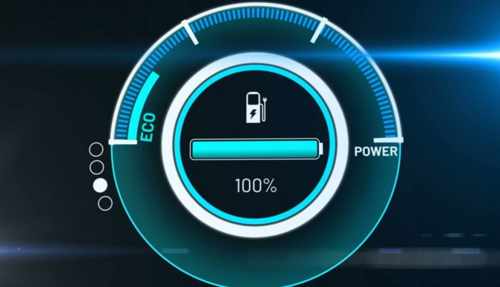 Nivel de carga de la batería de un coche eléctrico al cien por cien Nivel de carga de la batería de un coche eléctrico al cien por cien