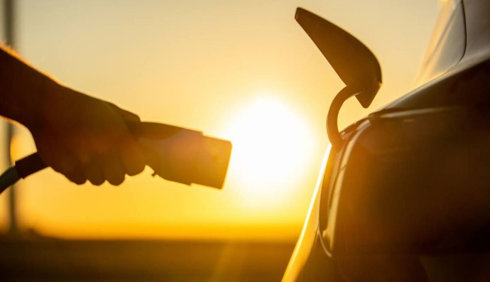 El coche eléctrico aún sigue planteando muchas dudas y retos El coche eléctrico aún sigue planteando muchas dudas y retos