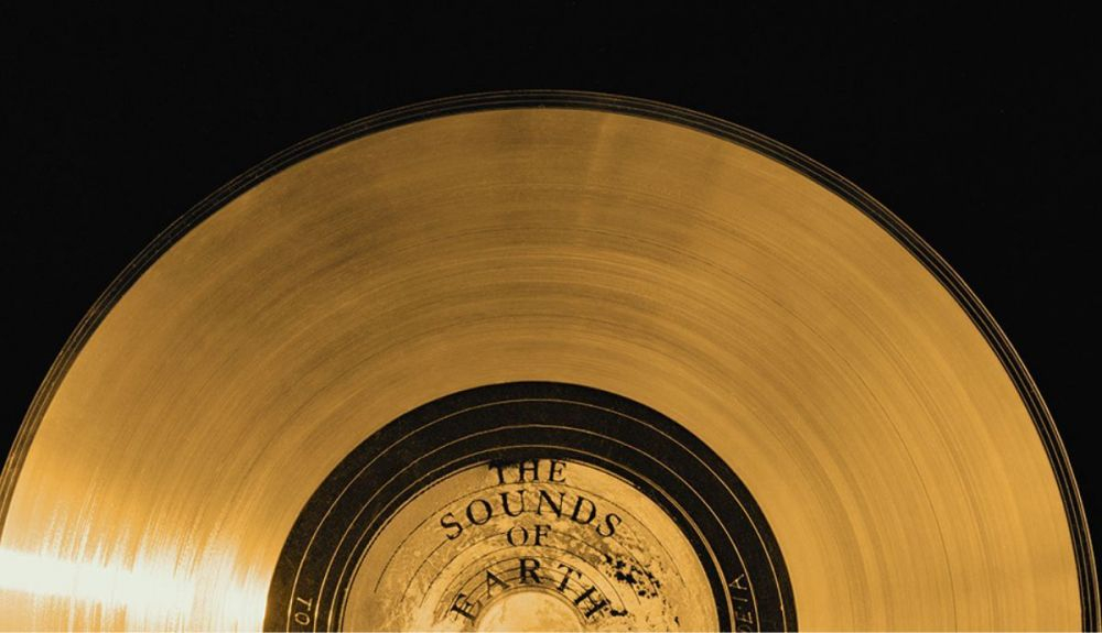 Uno de los discos de oro colocados en la Voyager. Uno de los discos de oro colocados en la Voyager.