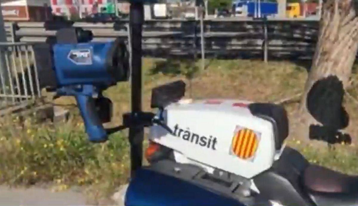 Dónde se ubican ahora los nuevos mini radares portátiles que ya pueden multarte de día… y de noche