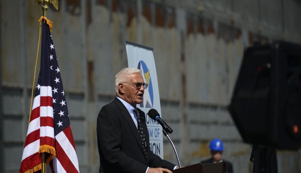 Bob Lutz opina sobre Tesla, jugosas declaraciones