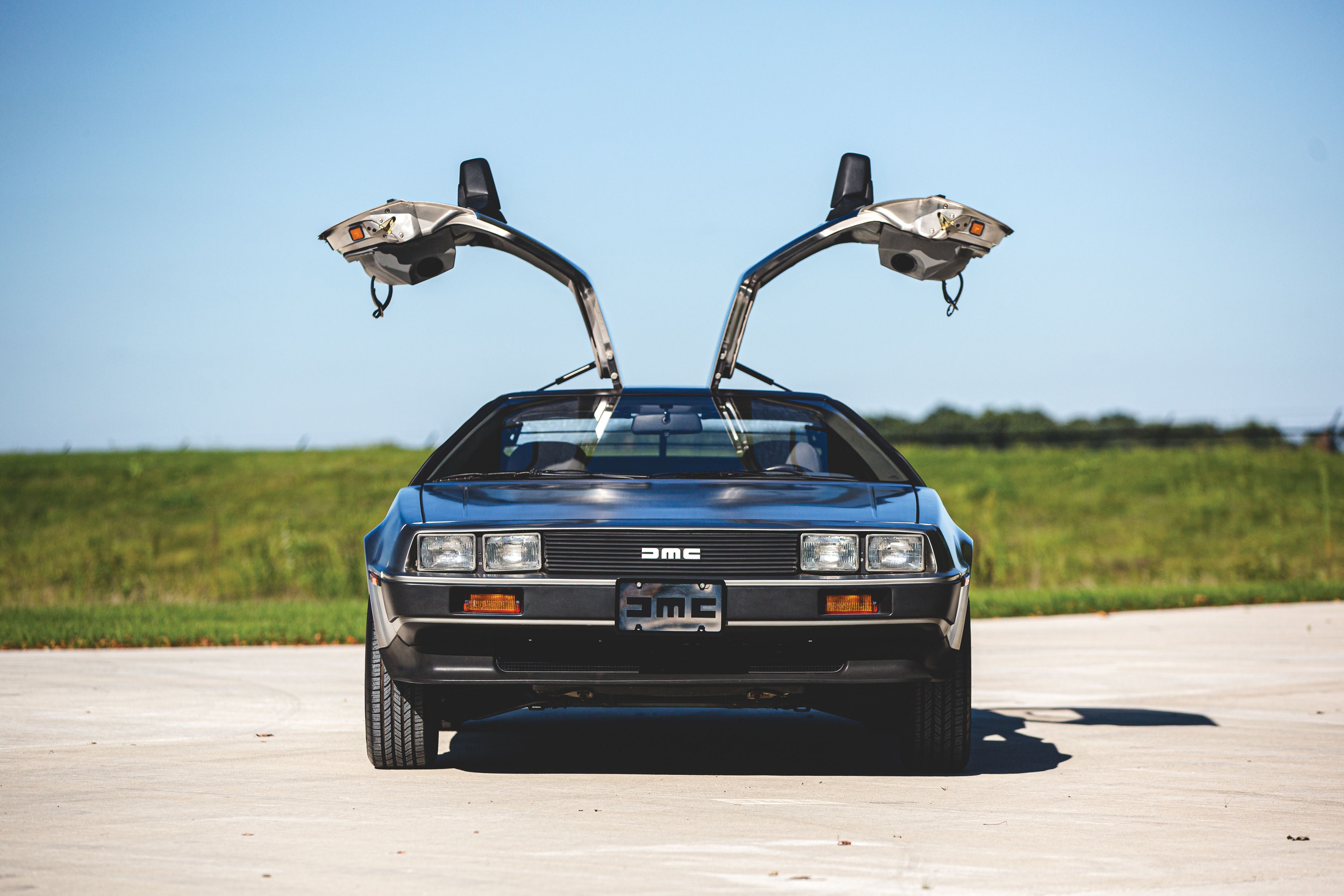 DeLorean DMC