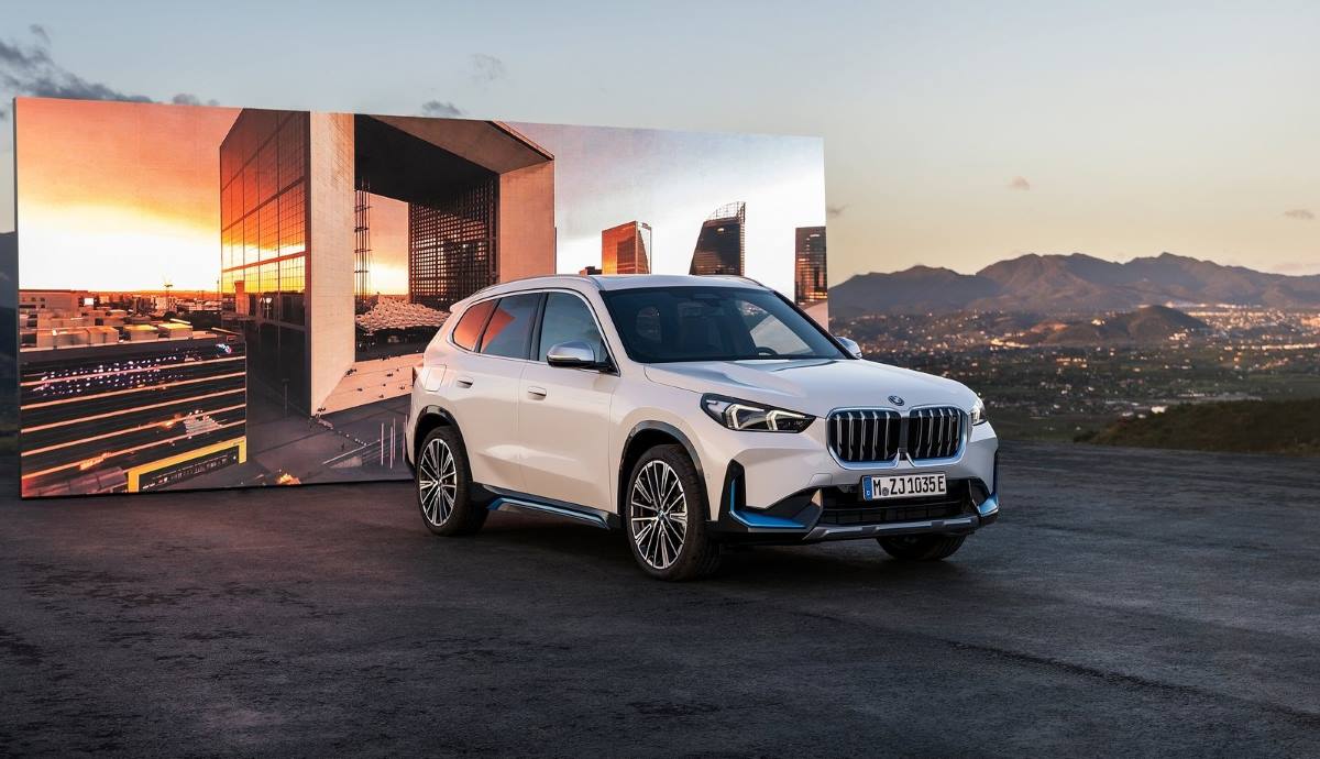 BMW iX1 2023 1