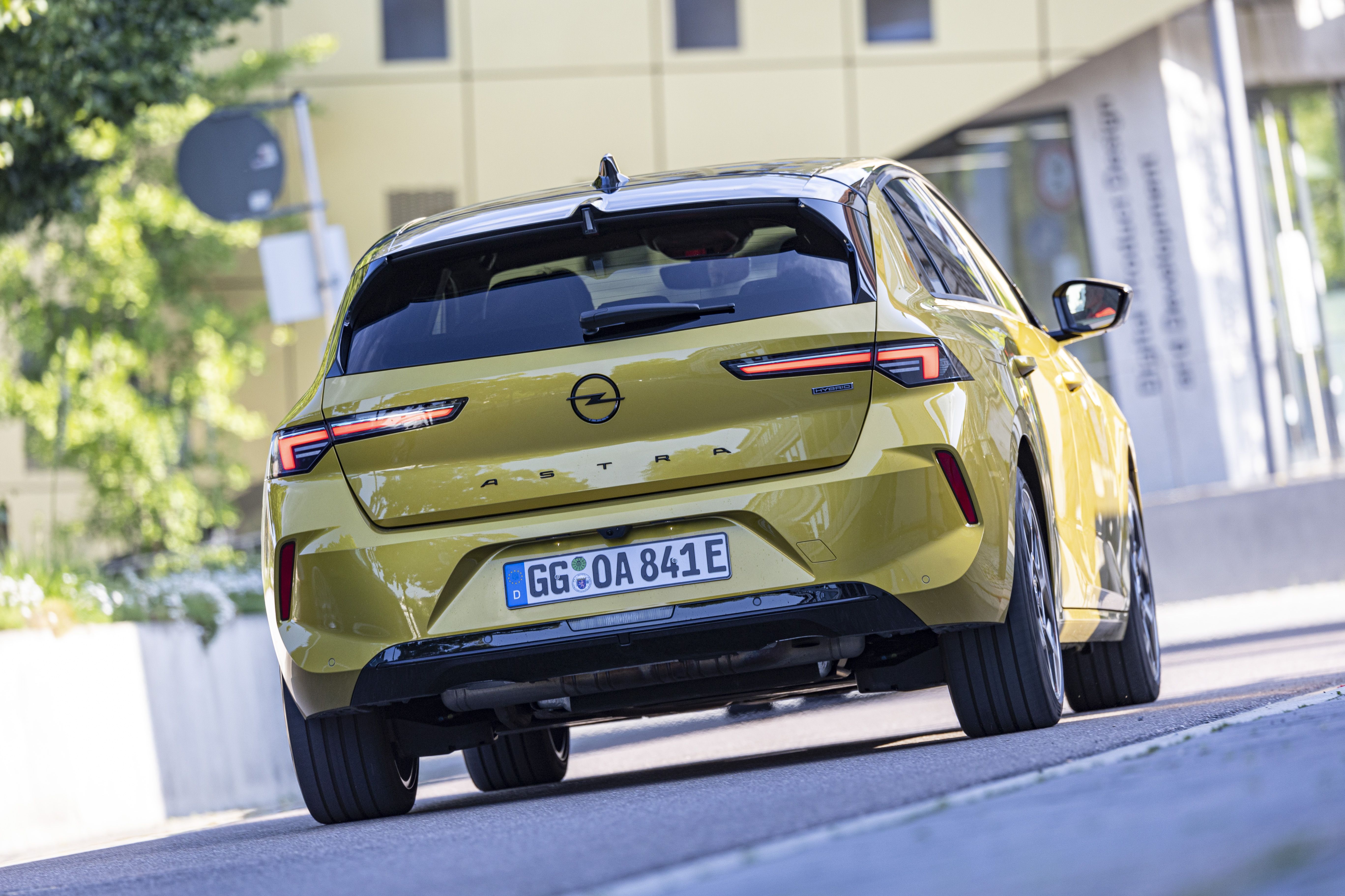 Opel Astra Hybrid 1.6T EAT8