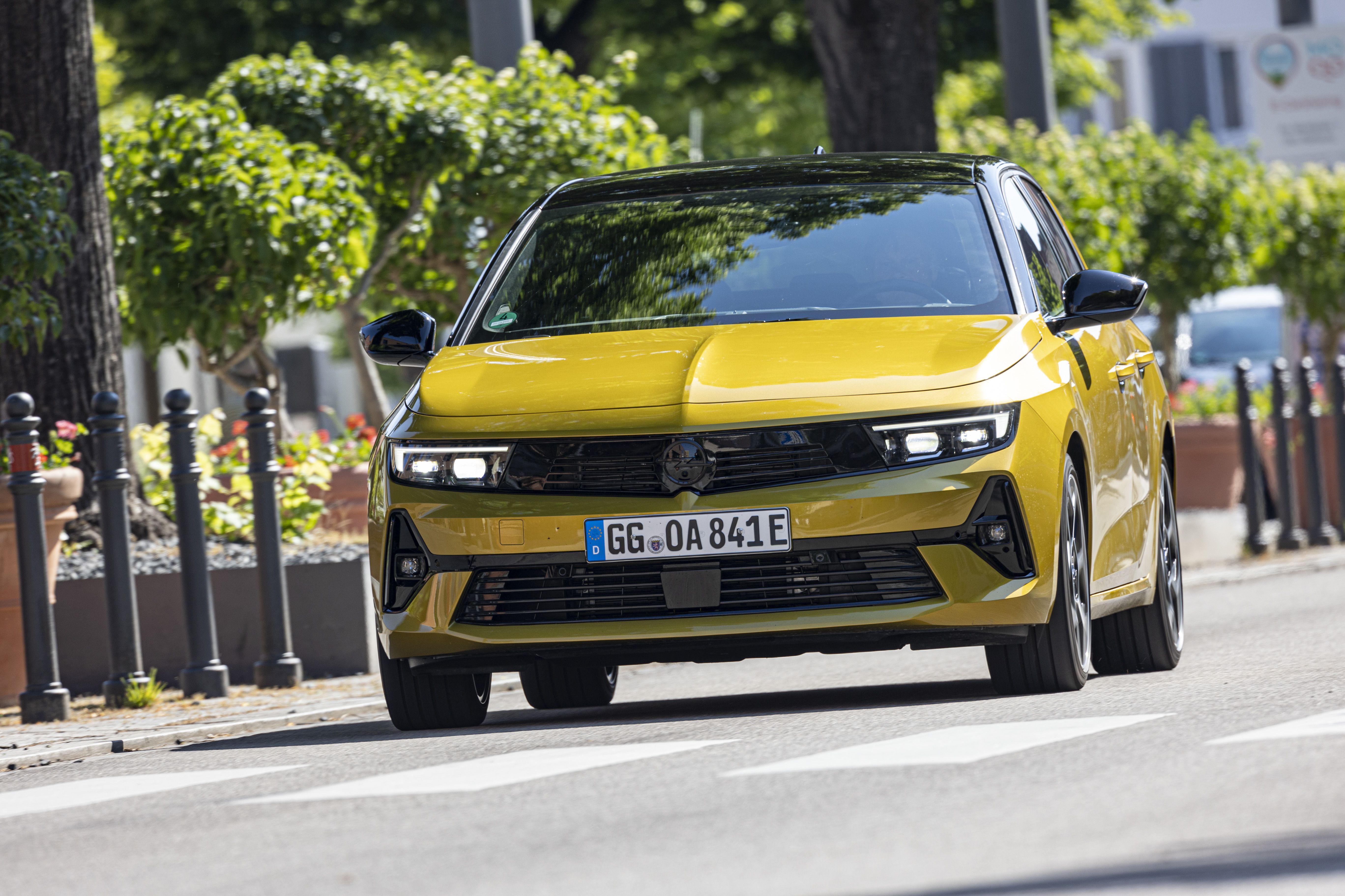 Opel Astra Hybrid 1.6T EAT8