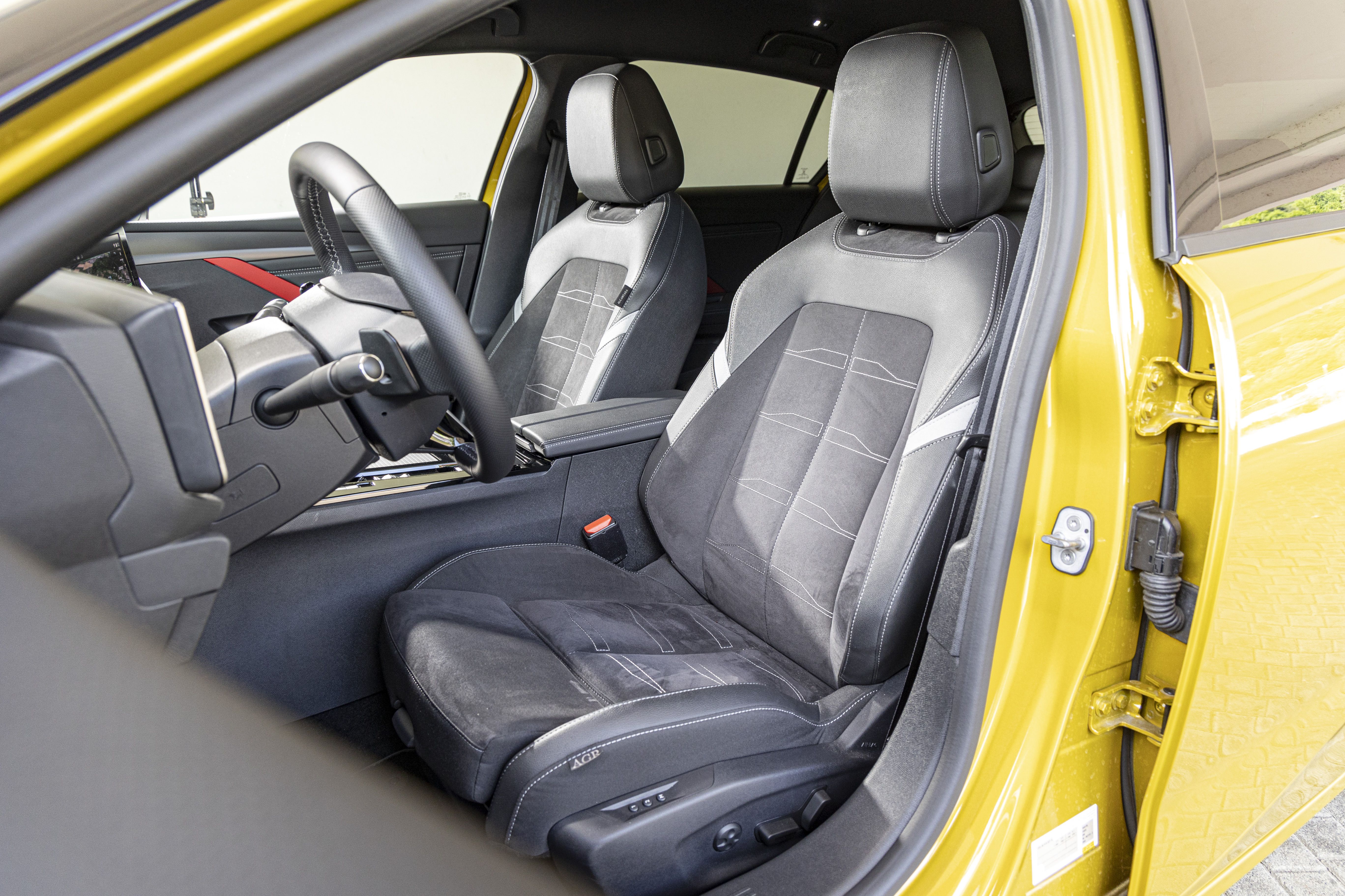 Opel Astra Hybrid 1.6T EAT8
