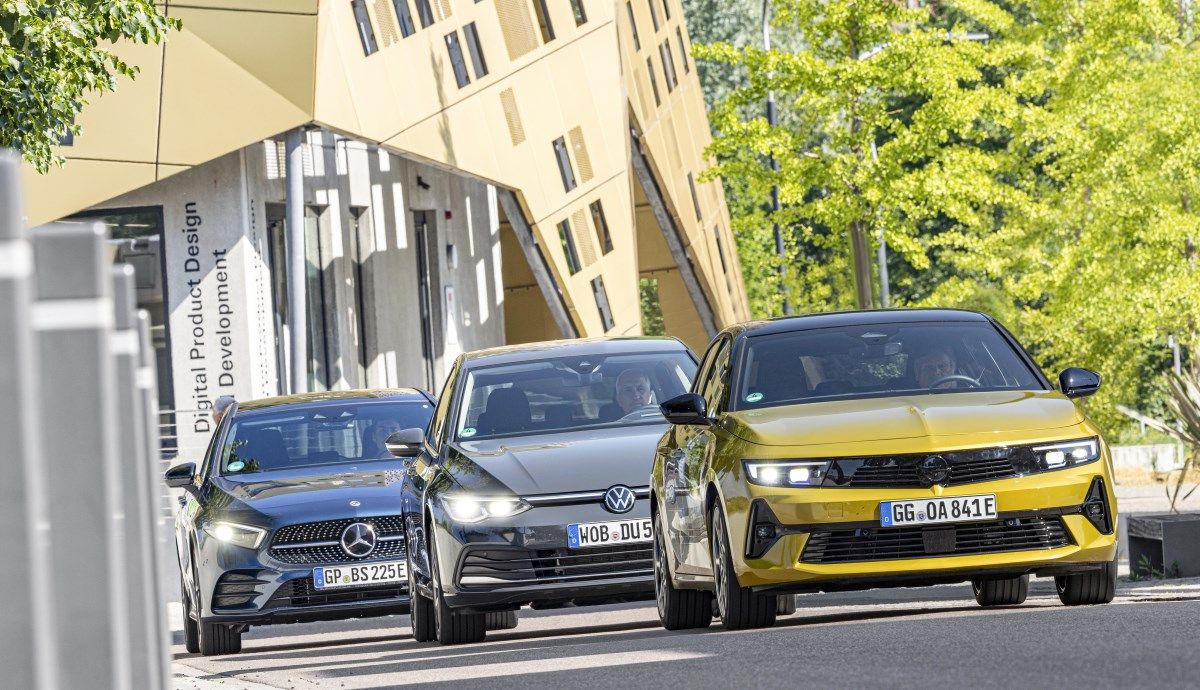 Comparativa, Mercedes A250e, Opel Astra PHEV Turbo y VW Golf eHybrid, qué nuevo compacto es mejor