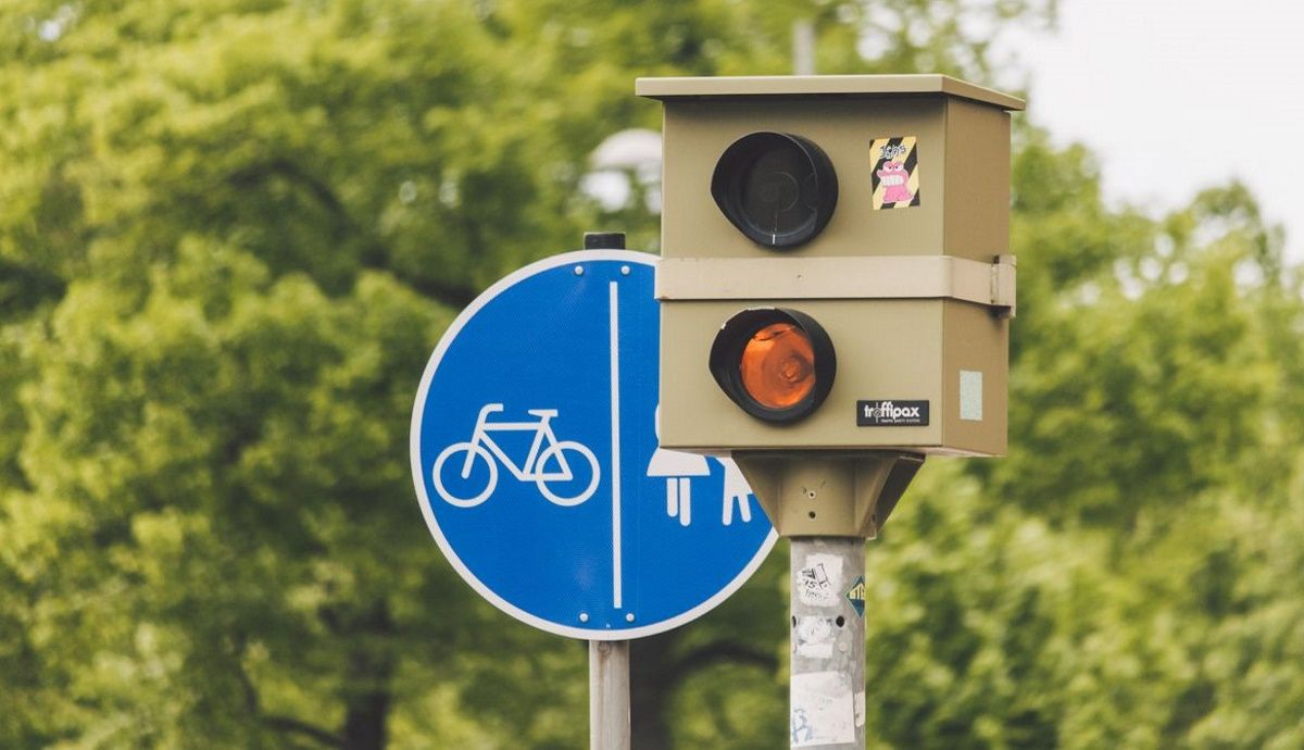 Así son los nuevos radares inteligentes que avisan a los coches de la presencia de ciclistas