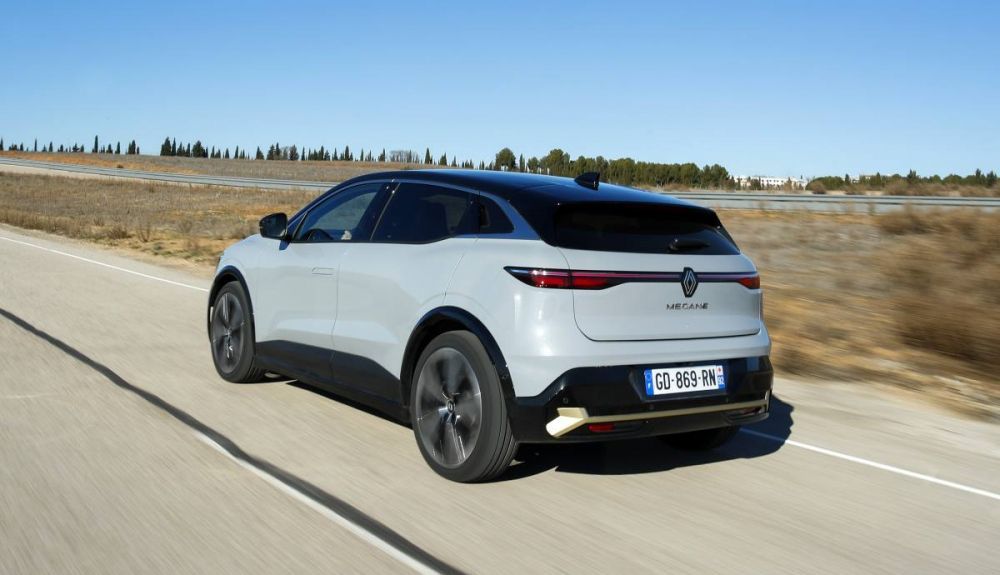 renault megane e tech electric 1 1 1000x575