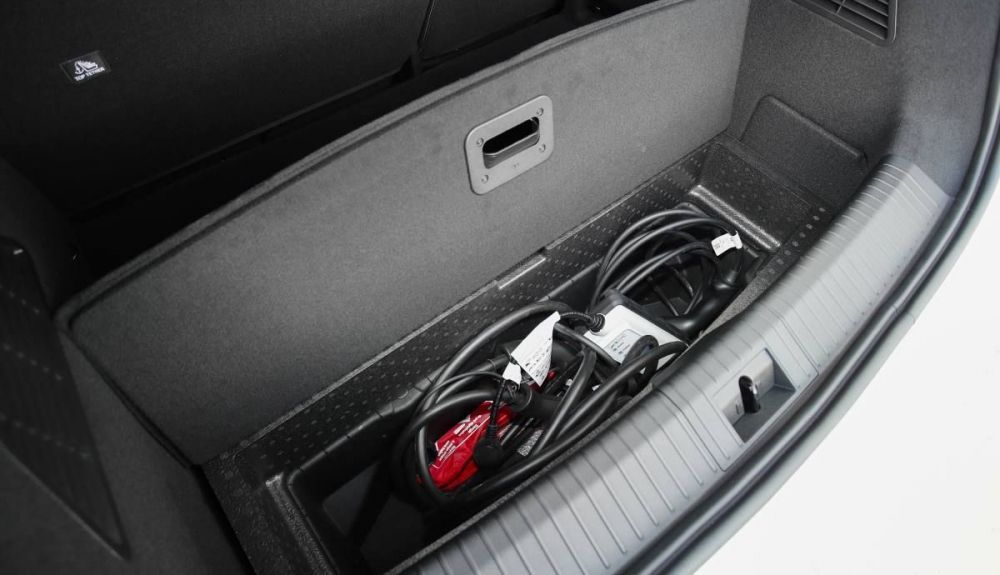 renault megane e tech electric 21 1 1000x575