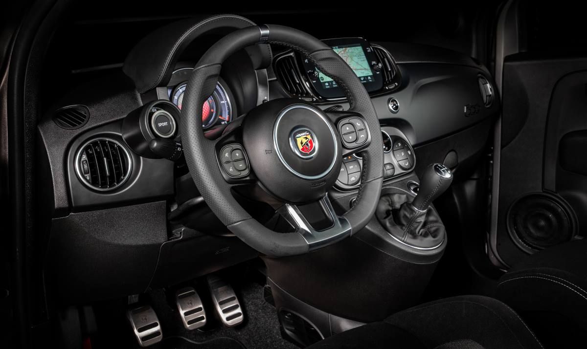 Abarth F595 2021 9