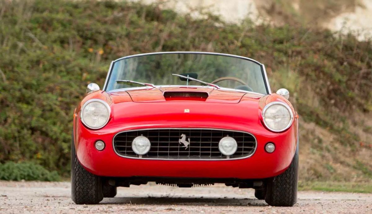 Un Ferrari como este fue el coche del cine más caro de la historia en una subasta. Un Ferrari como este fue el coche del cine más caro de la historia en una subasta.
