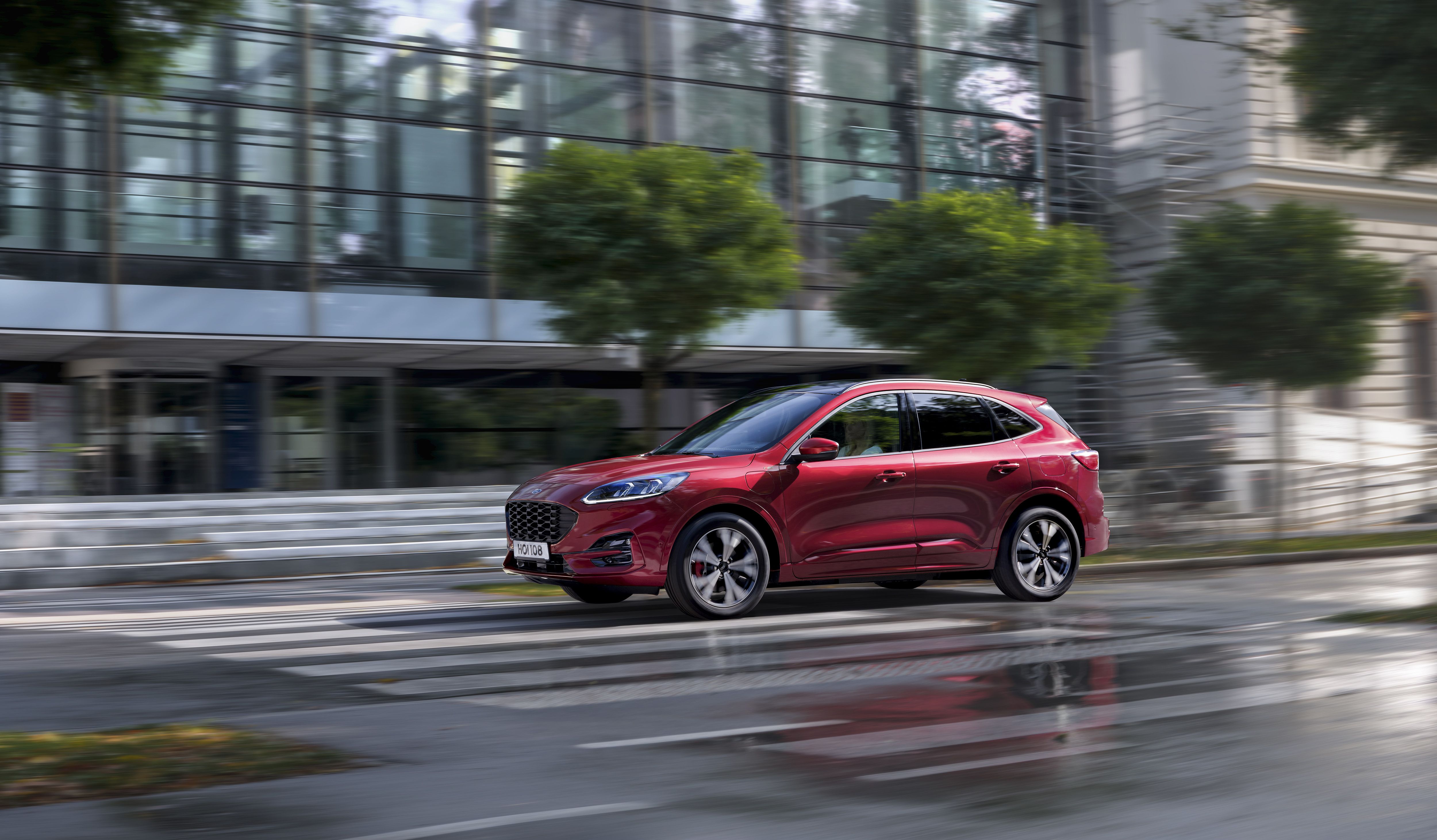 Ford Kuga PHEV, todo un superventas ahora con un descuento impresionante