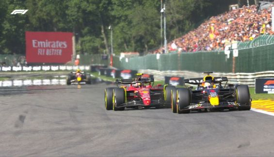 3 Verstappen superó a Sainz y ya era líder de la carrera tras salir 14º 3 Verstappen superó a Sainz y ya era líder de la carrera tras salir 14º