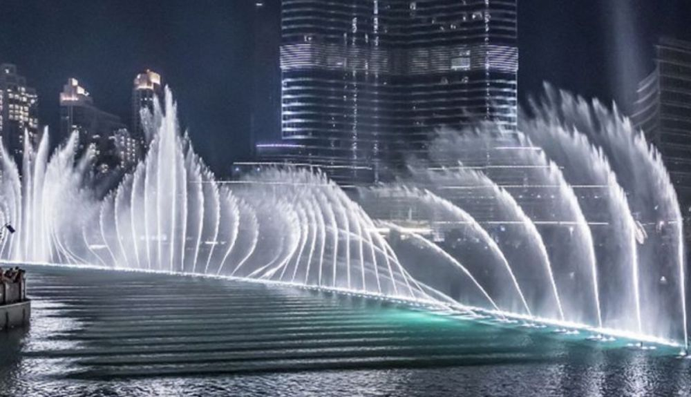 Dubái Fountain se considera la fuente de luces más bella del mundo. Dubái Fountain se considera la fuente de luces más bella del mundo.