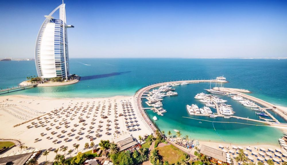 El Burj Al Arab es el cuarto hotel más alto del mundo. El Burj Al Arab es el cuarto hotel más alto del mundo.