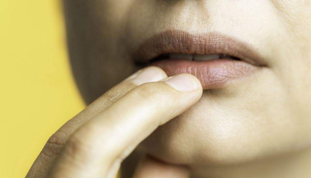 Dos tercios de la población mundial menor de 50 años portan el HSV 1, según la Organización Mundial de la Salud.