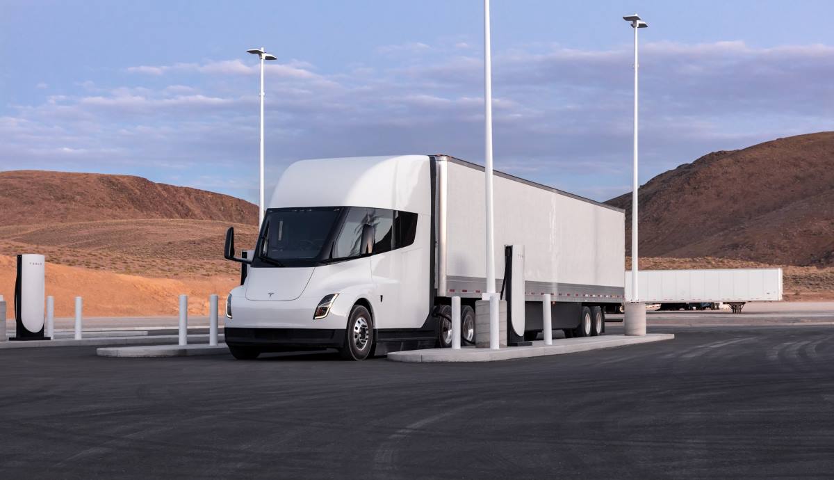 Tesla Semi 4