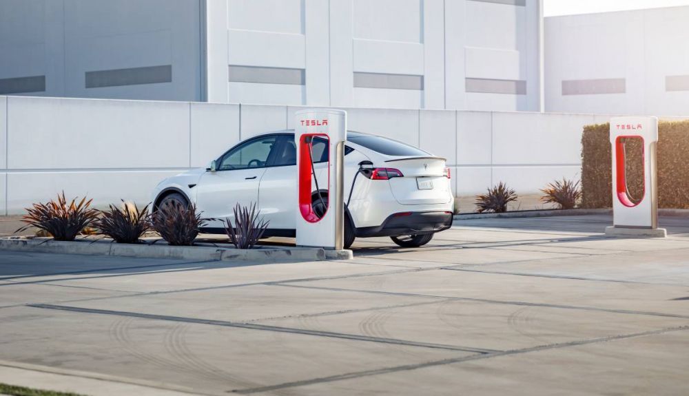 tesla model y 17 1 1000x575