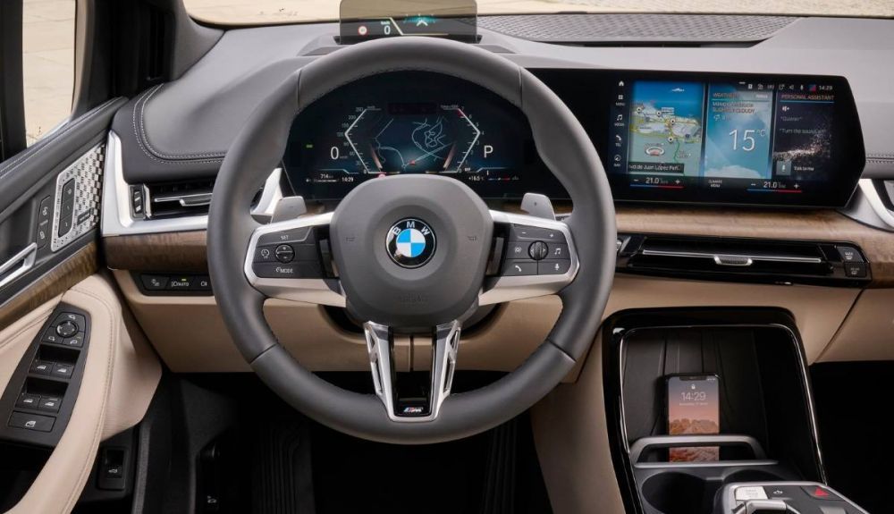 El interior del bmw serie 1 2023 muy parecido al del Serie 2 Active Tourer 