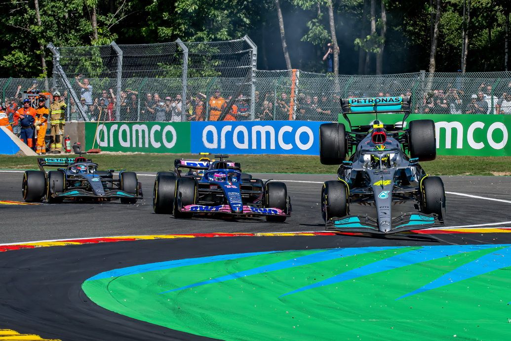 Alonso se clasificó 5º en Spa a pesar del toque con Hamilton en la salida