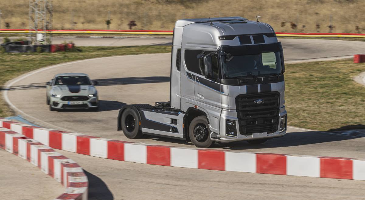 Prueba Blackline Oct1 Cabina&Mustang Dinamica12