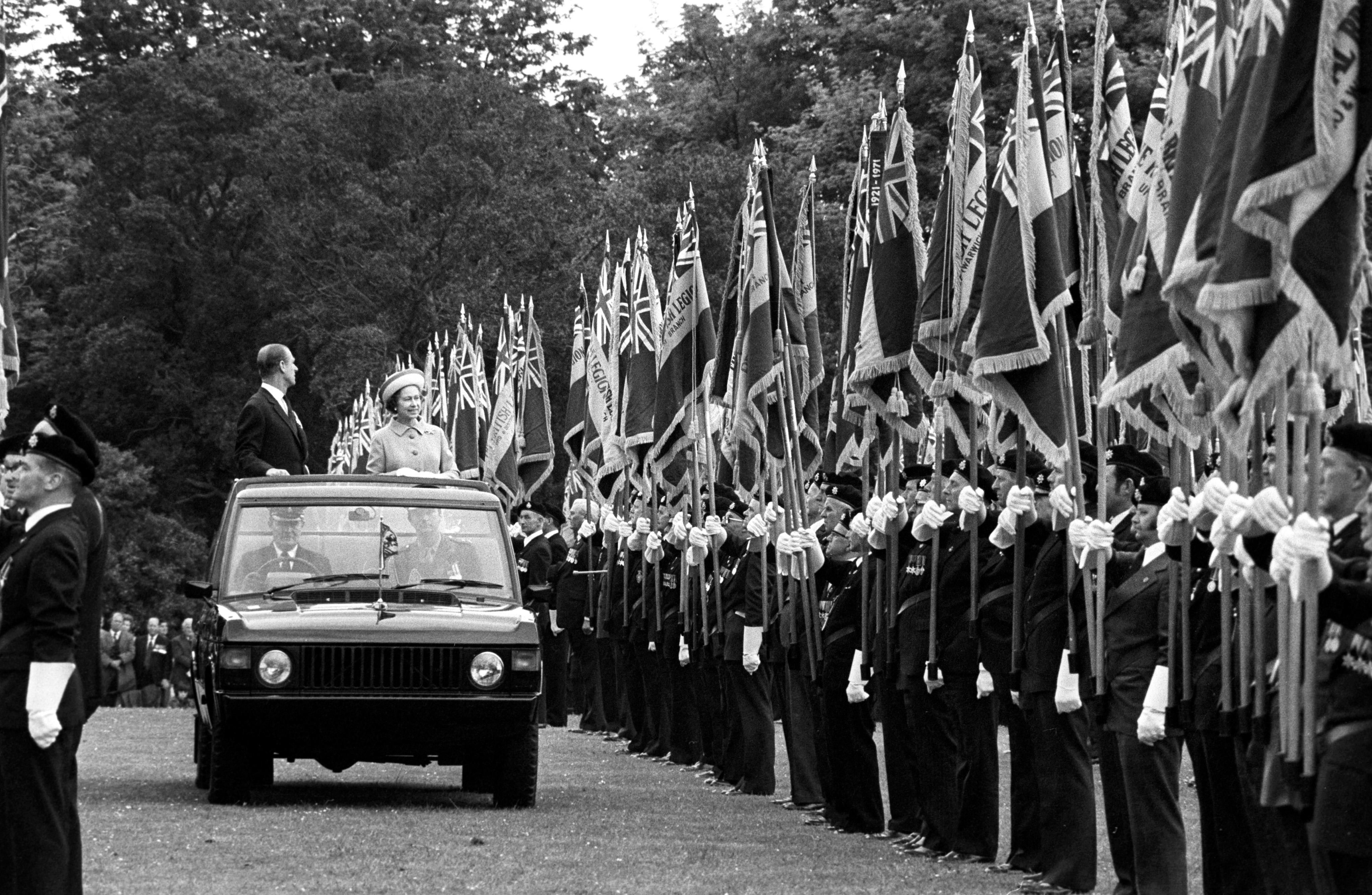 La Reina Isabel II y la historia del automóvil