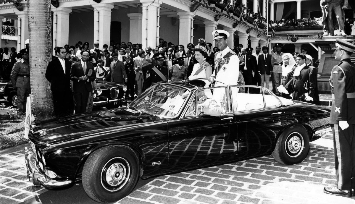 Los mejores coches de la Reina Isabel II, 70 años de reinado y de historia del automóvil