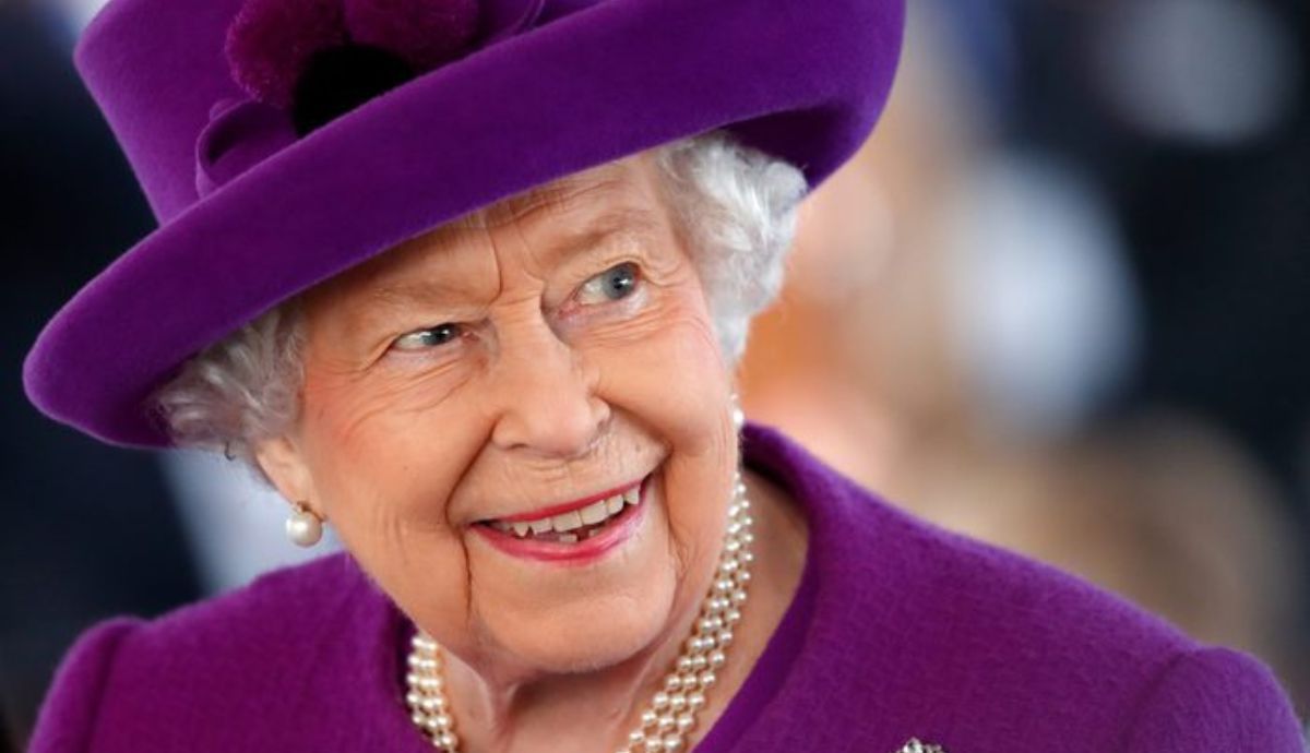 La reina Isabel II permaneció en el trono  más tiempo que cualquiera de sus antepasados británicos.