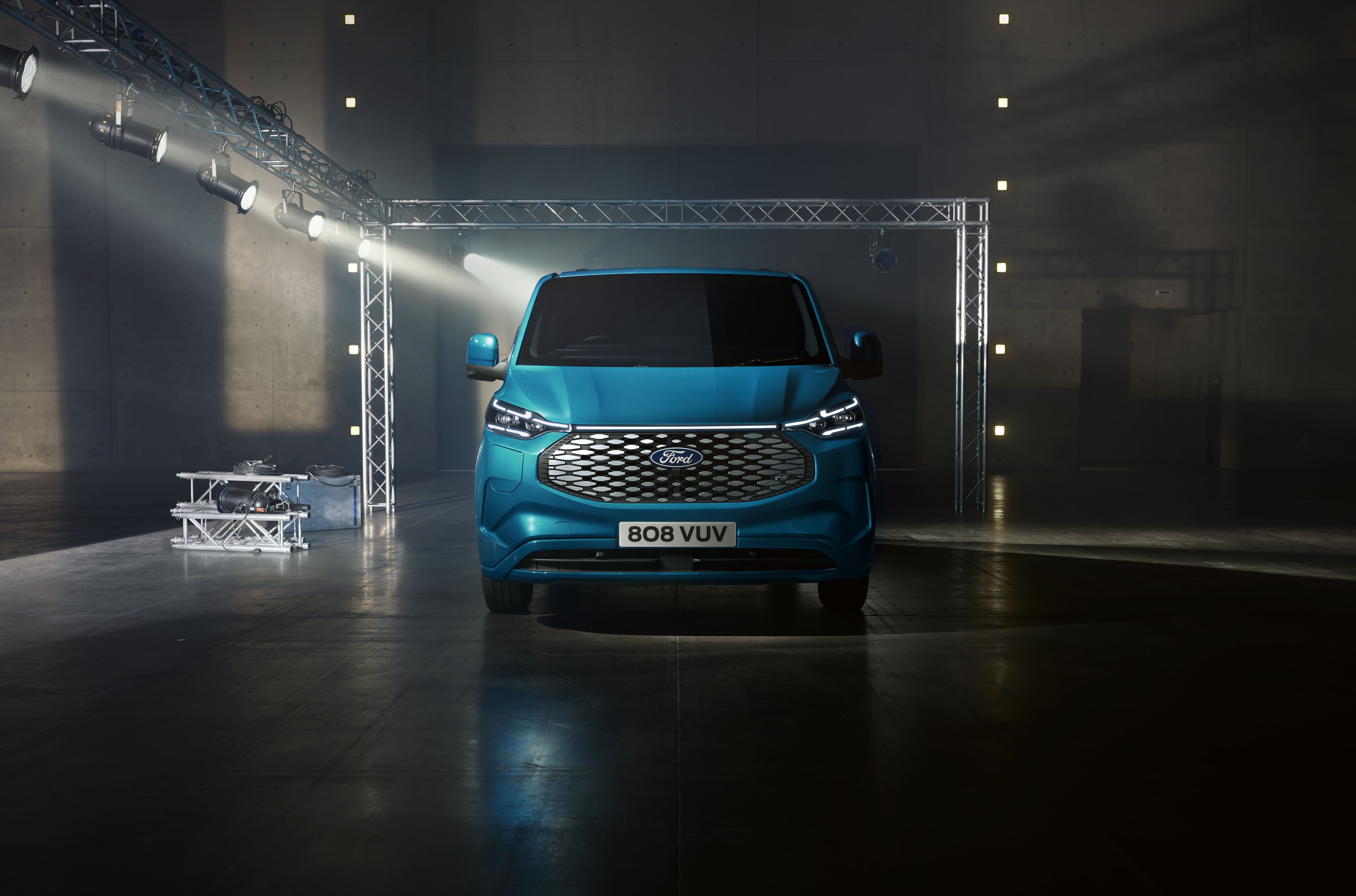 Ford E-Transit Custom 