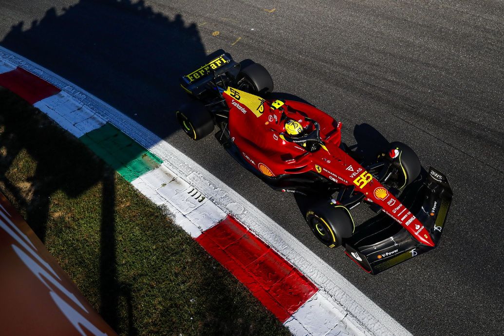 Carlos Sainz (Ferrari) fue el piloto más rápido el viernes en Monza