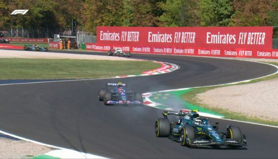 4 Vettel se para a un lado de la pista y aparece el VSC 4 Vettel se para a un lado de la pista y aparece el VSC