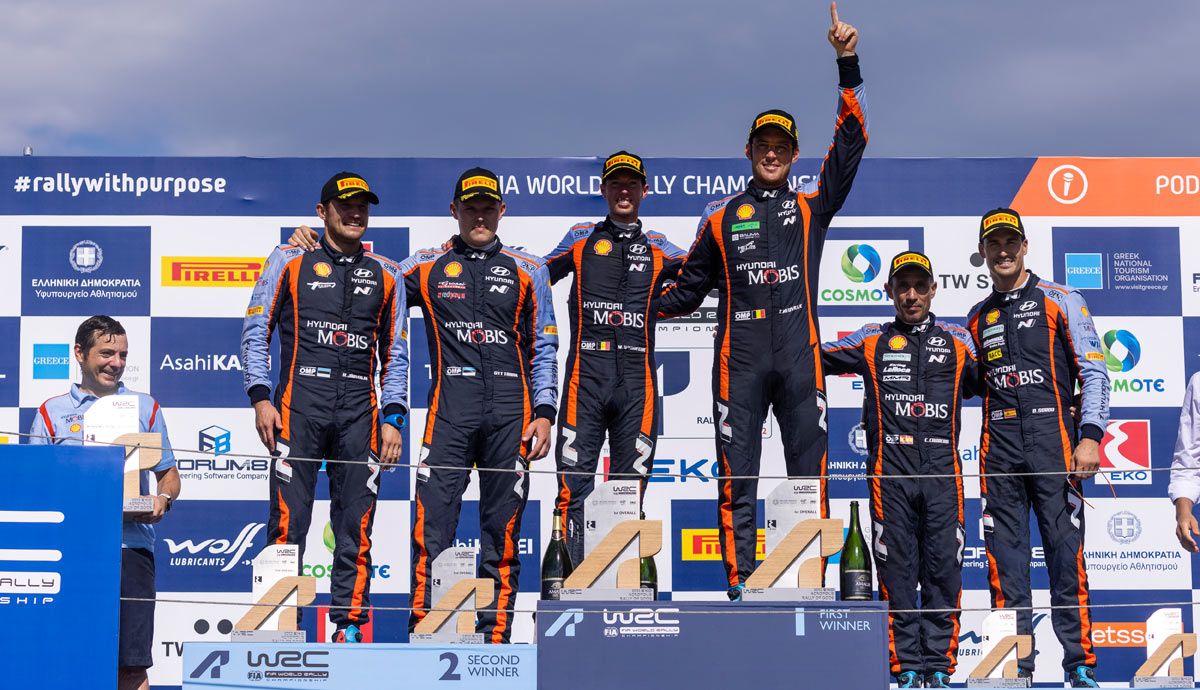 Podium histórico para el equipo Hyundai en Grecia, consiguiendo su primer triplete en el WRC. Foto: Hyundai.