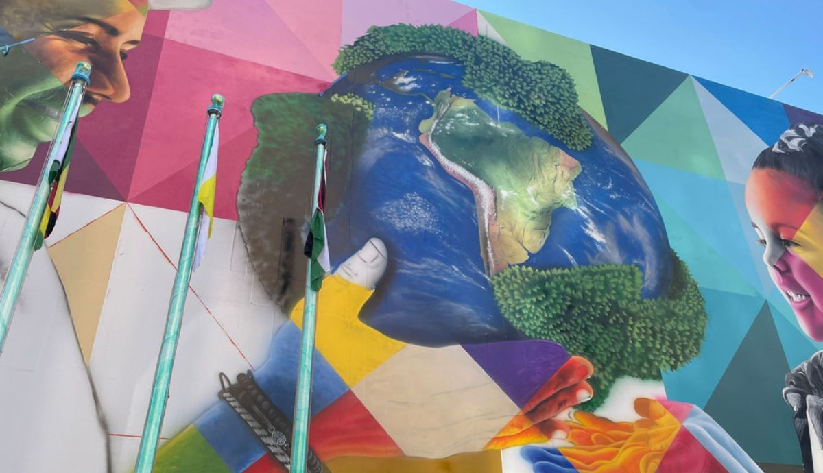 El mural del artista brasileño Kobra, en la sede de la ONU en Nueva York.