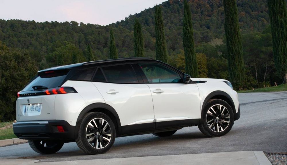 peugeot e 2008 2022 4 1 1000x575