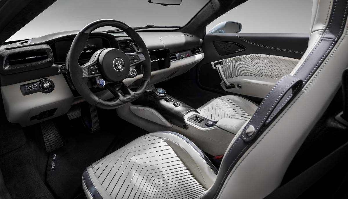 Maserati MC20 Cielo studio(15)