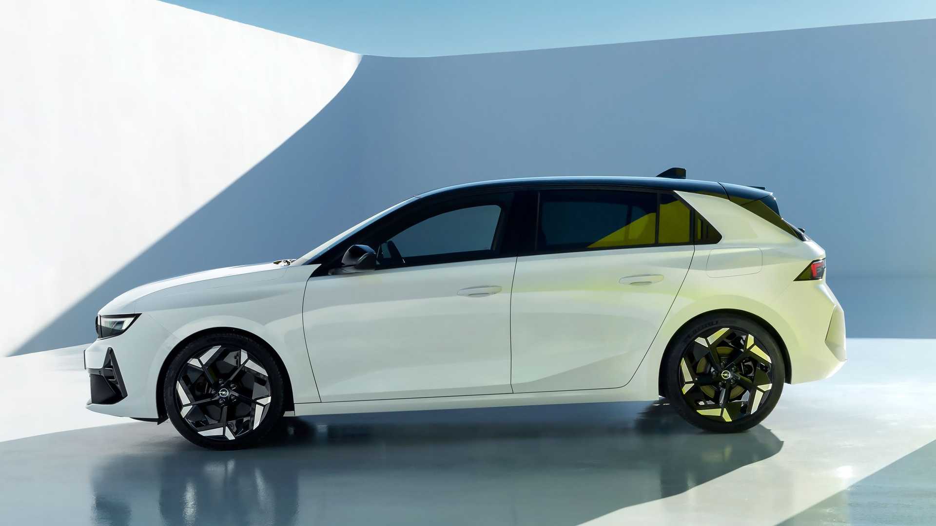 Opel Astra GSe 2023