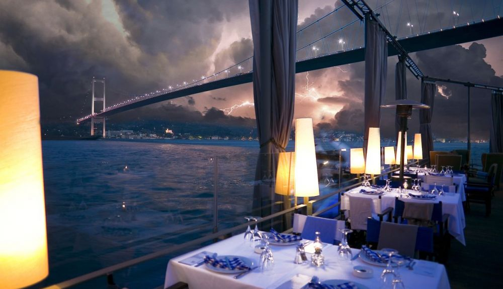 Los restaurantes del Bósforo ofrecen lo mejor de la gastronomía turca. Los restaurantes del Bósforo ofrecen lo mejor de la gastronomía turca.
