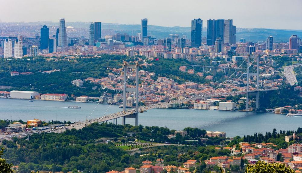 Maravillosa vista de la ciudad de Estambul desde la colina Camlica. Maravillosa vista de la ciudad de Estambul desde la colina Camlica.