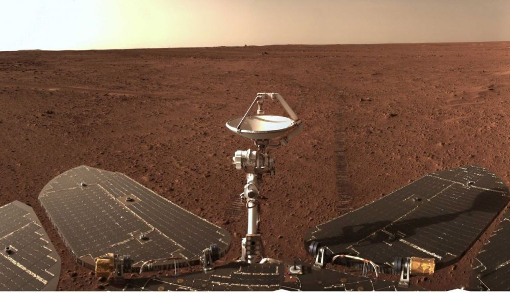 Zhurong es el primer rover de China en el planeta rojo y ha estado explorando la parte sur de Utopia Planitia. Zhurong es el primer rover de China en el planeta rojo y ha estado explorando la parte sur de Utopia Planitia.
