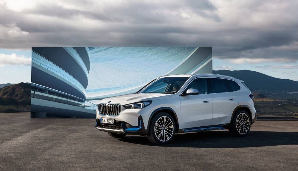 bmw ix1 2023 8 1 1000x575