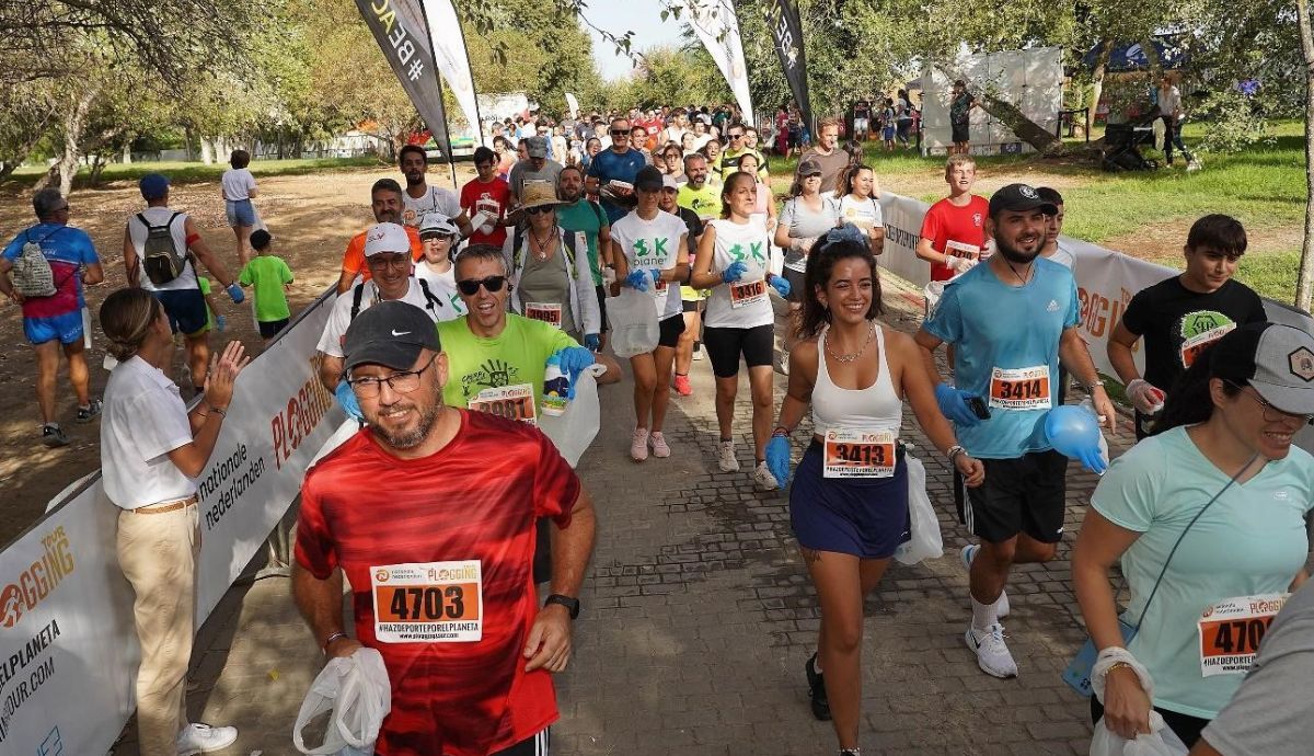 La Plogging Tour es una carrera que fusiona actividad física, deporte y recuperación de la basura que se encuentra en la naturaleza.