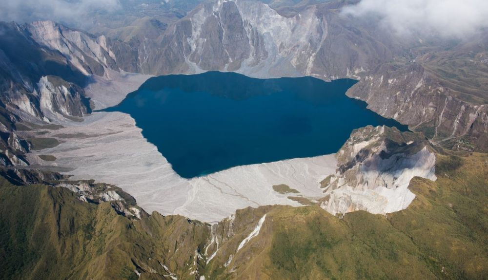 El cráter del Mt. Pinatubo desde el aire El cráter del Mt. Pinatubo desde el aire