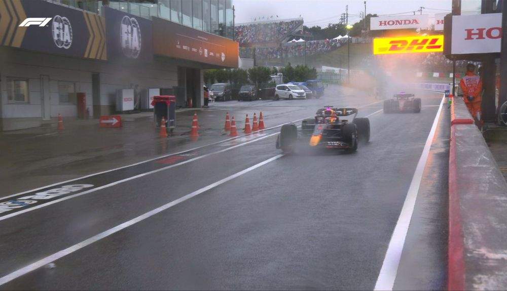 4 Varios pilotos entraron a poner neumáticos intermedios ya que la pista mejoraba