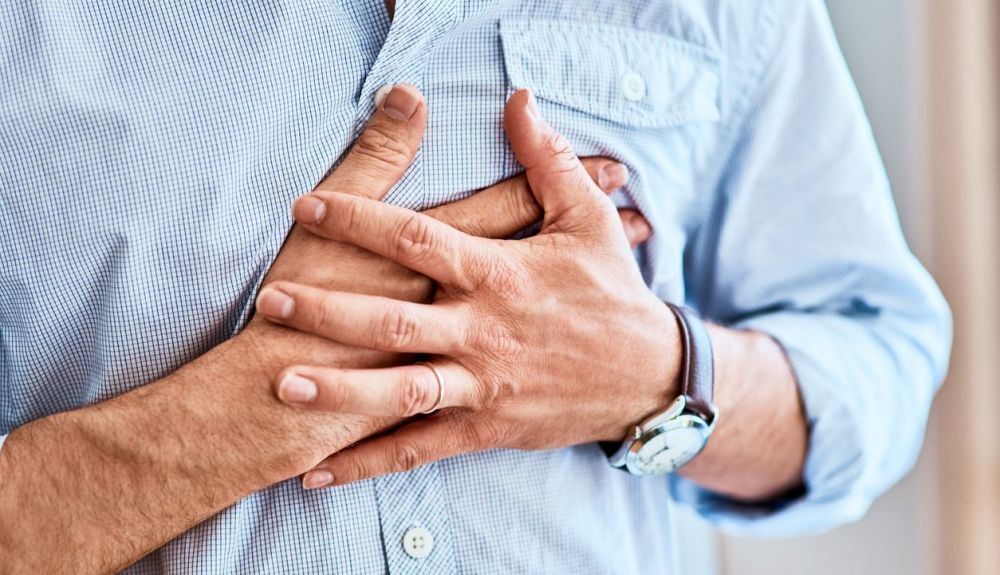 Los adultos socialmente aislados se enfrentaron a un aumento del 40 por ciento en el riesgo de ataques cardíacos y accidentes cerebrovasculares recurrentes. Los adultos socialmente aislados se enfrentaron a un aumento del 40 por ciento en el riesgo de ataques cardíacos y accidentes cerebrovasculares recurrentes.