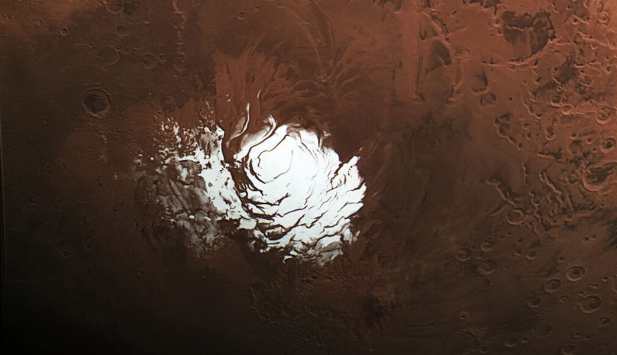 Crece la evidencia de que podría no haber un lago subterráneo en Marte (que se muestra en esta imagen de 2015 del orbitador Mars Express de la Agencia Espacial Europea).