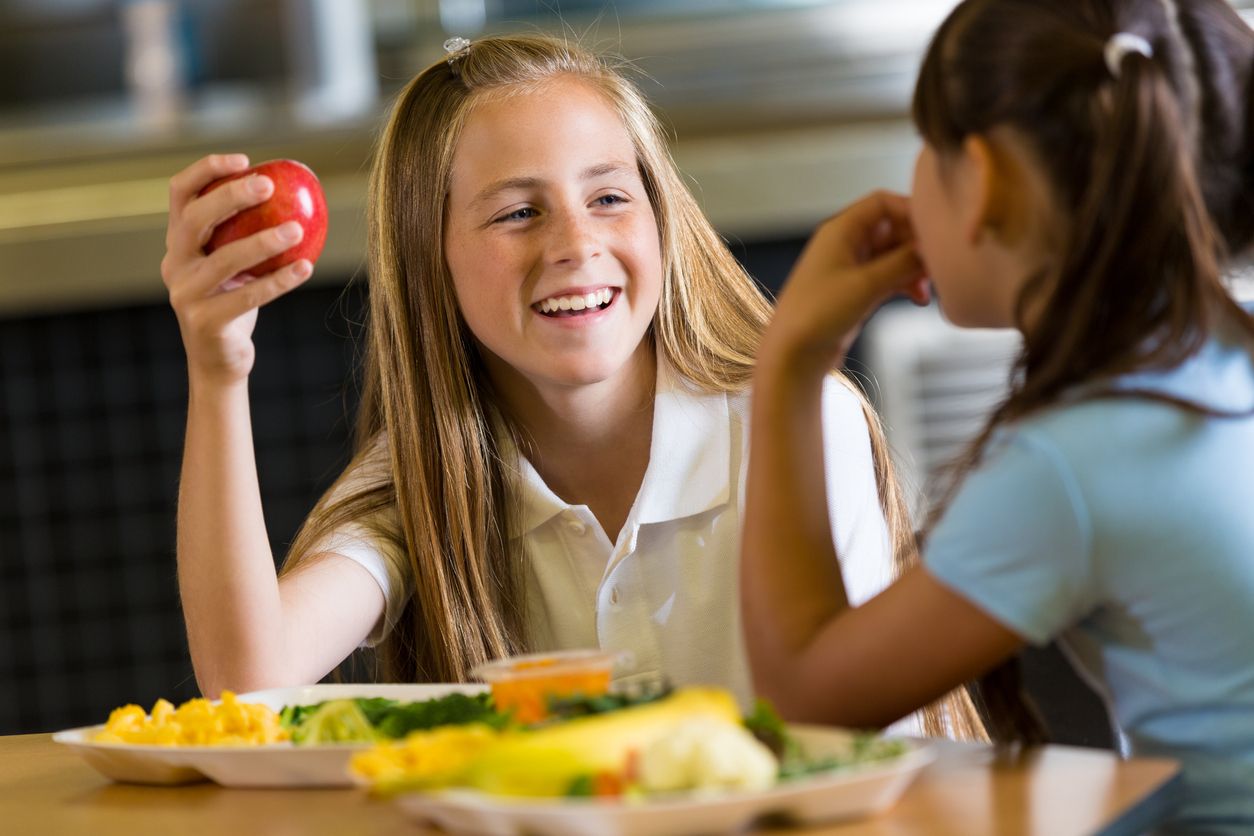 Las compras públicas verdes pueden servir para instaurar un nuevo modelo de alimentación en los comedores escolares.