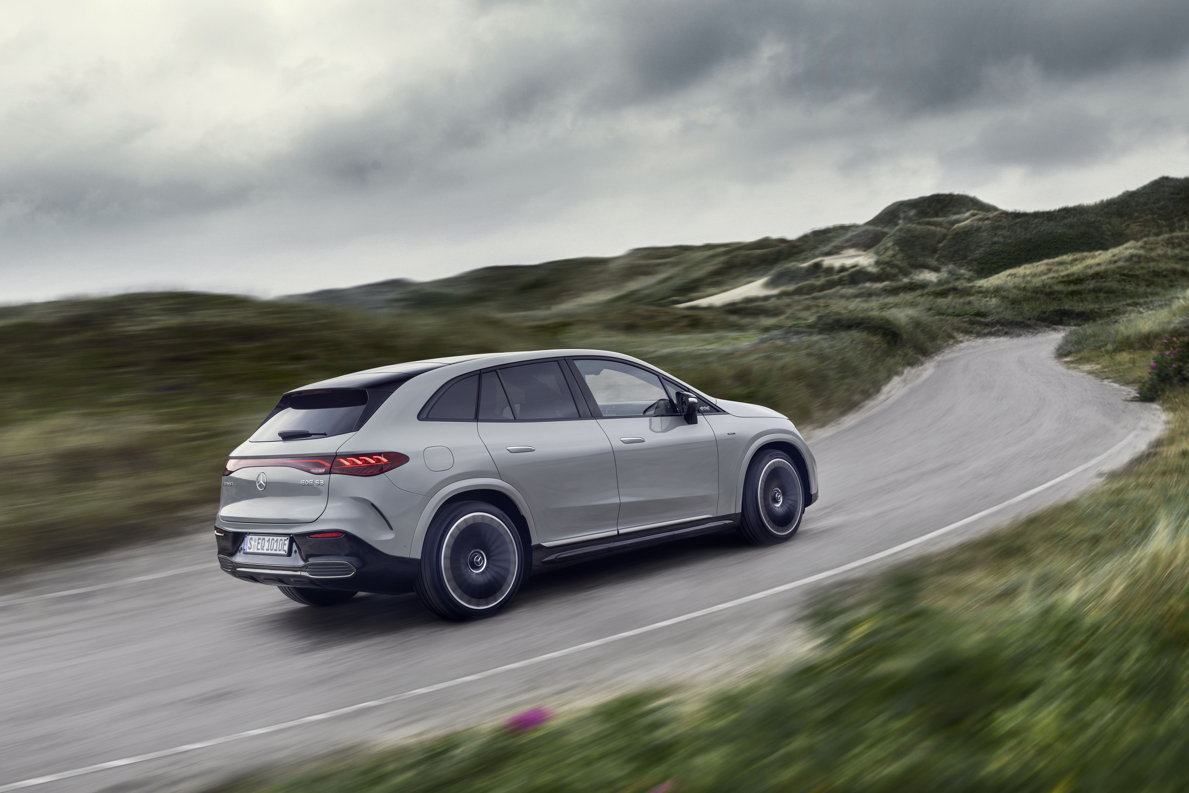 Mercedes EQE SUV