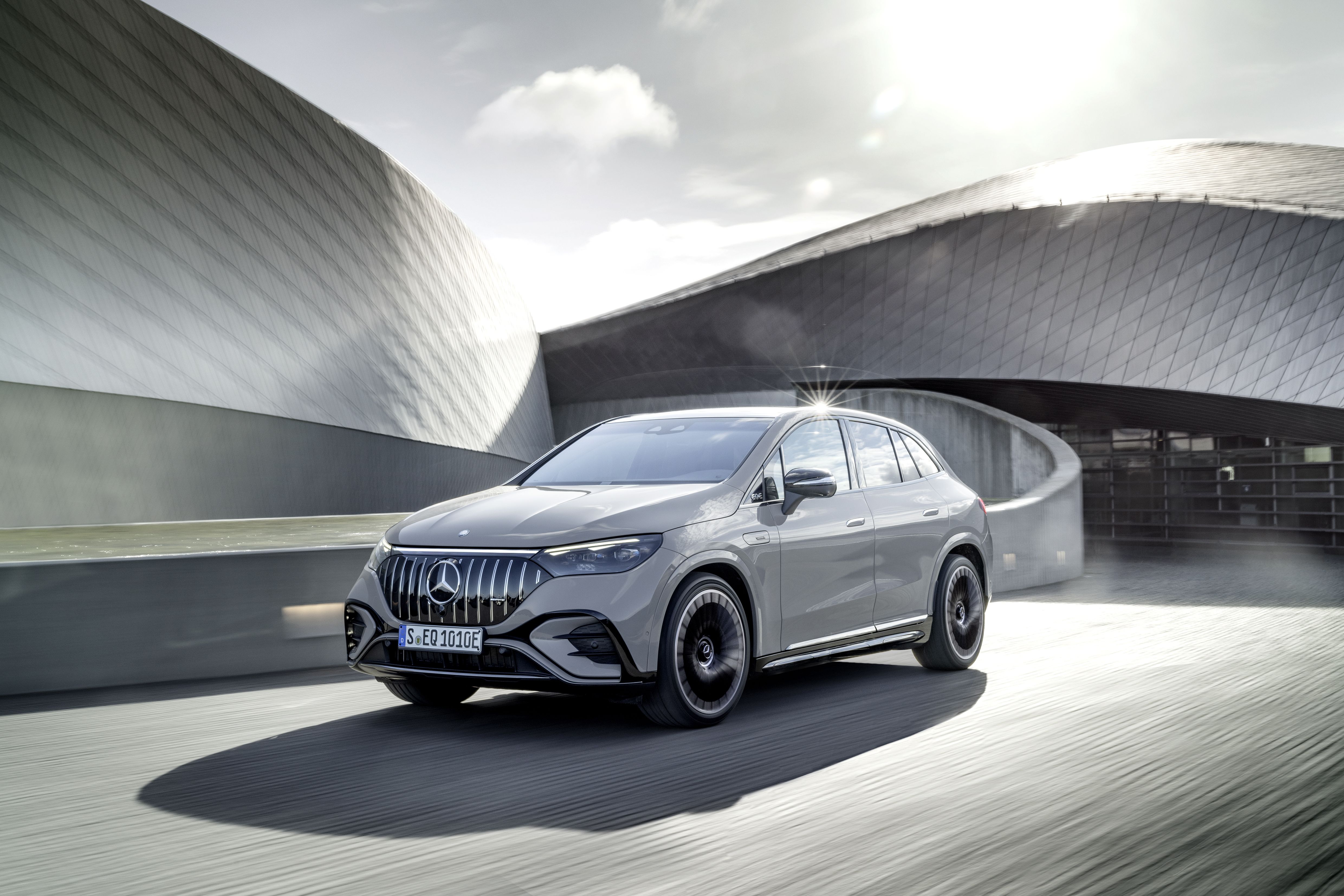 Mercedes EQE SUV