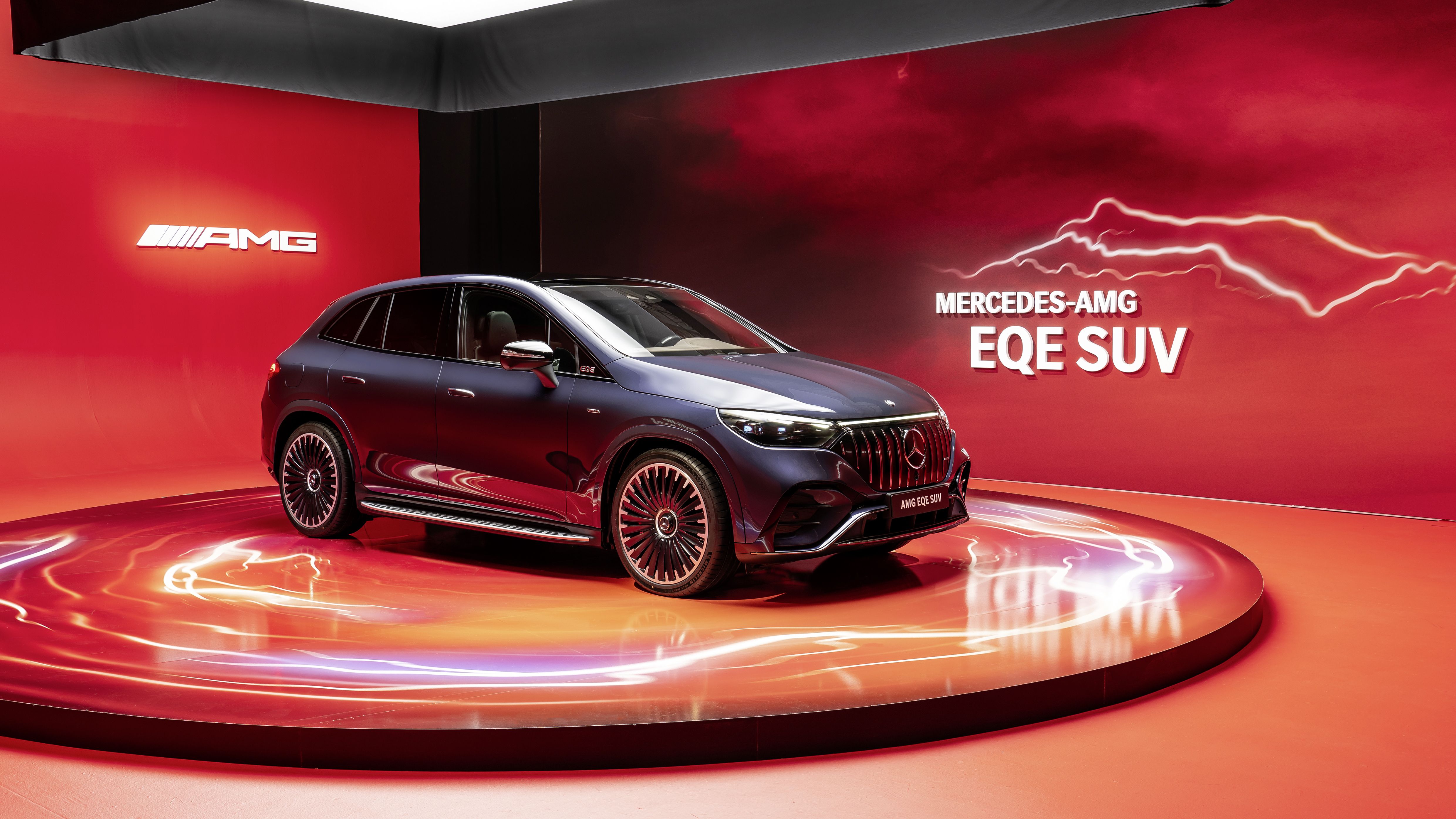 Mercedes EQE SUV